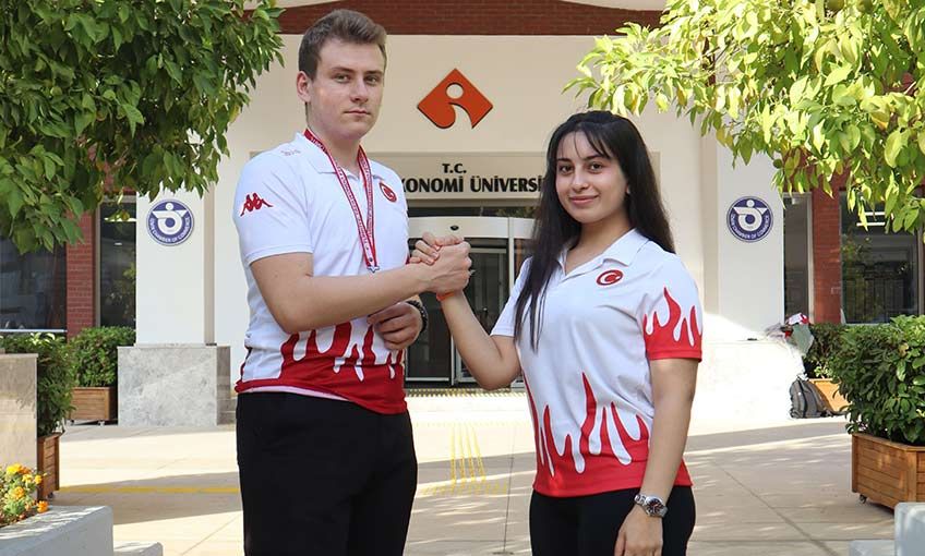 İzmir’e çifte gurur