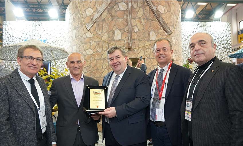 Çeşme’ye EMITT 2022’den ‘en iyi stant’ ödülü