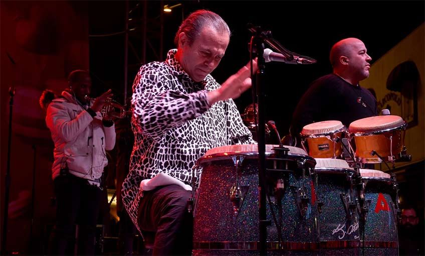 Kuşadalı Sevgililere Sicimoğlu Ve Latin All Stars