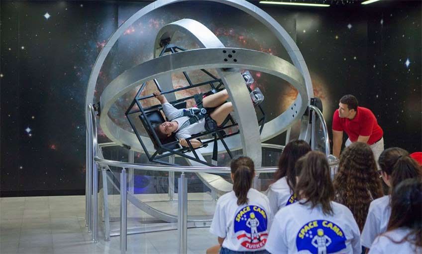 Sağlık çalışanlarına “Uzay Macerası” jesti