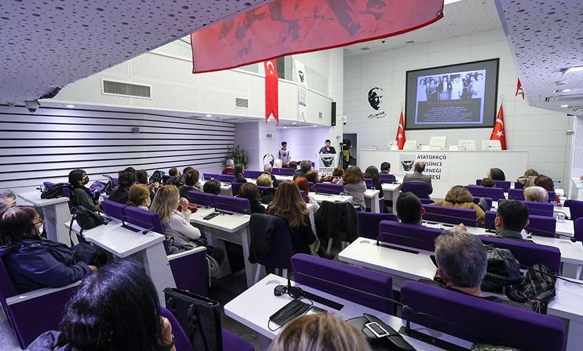 Medeni Kanun’a Buca’da panel