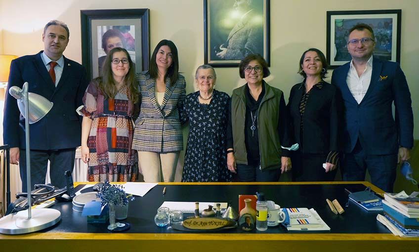 Annelerini Kaybetmiş ve İstismara Maruz Bırakılmış Çocuklara Burs Desteği