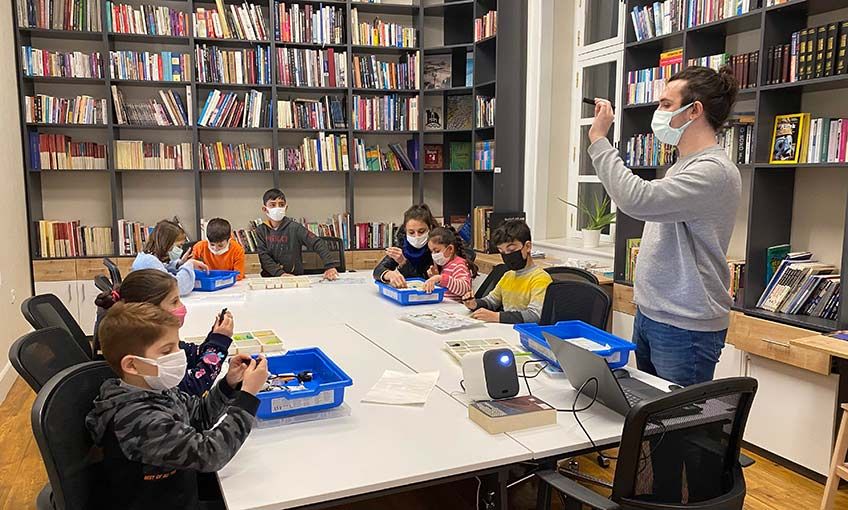 Çimentaş ve Kontak’tan 500 çocuğa yeni nesil eğitim