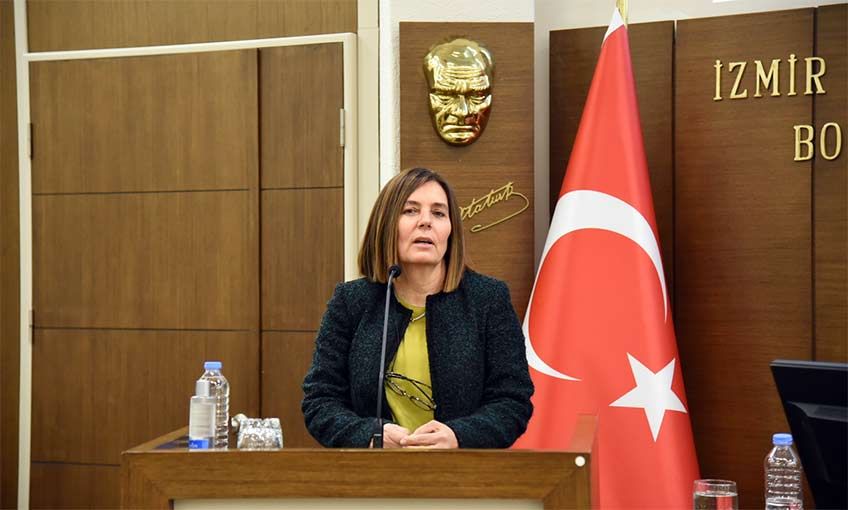 İlk kez bir kadına ‘aracılık sertifikası’