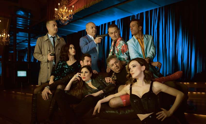 Okan Bayulgen Eglenceli Cinayetler Kumpanyasi