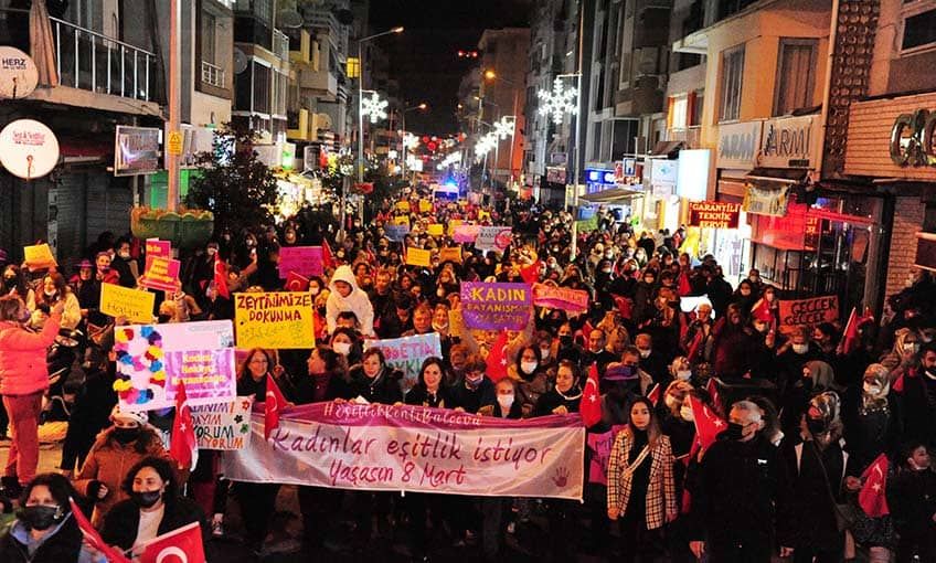 Hem isyan hem eğlence