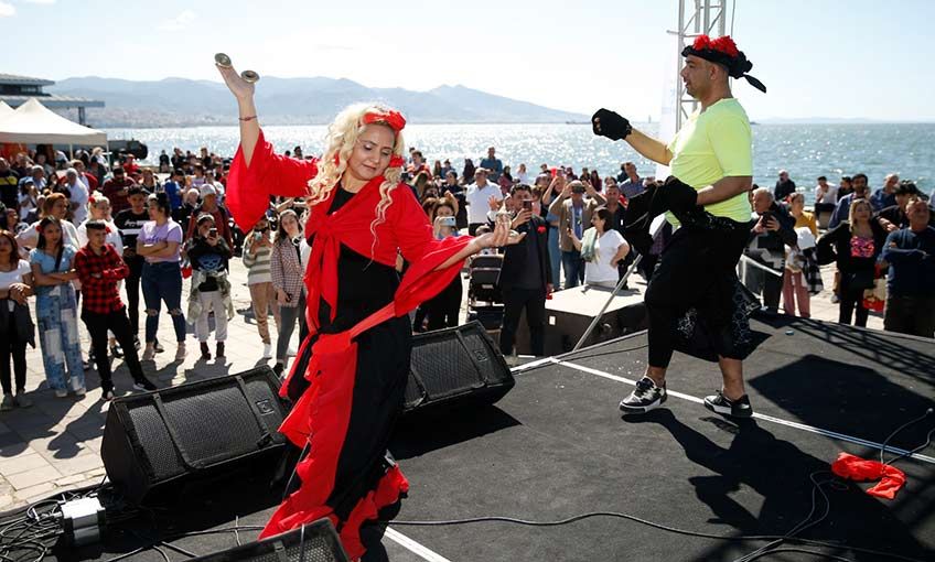 Dünya Roman Günü’ne  renkli kutlama