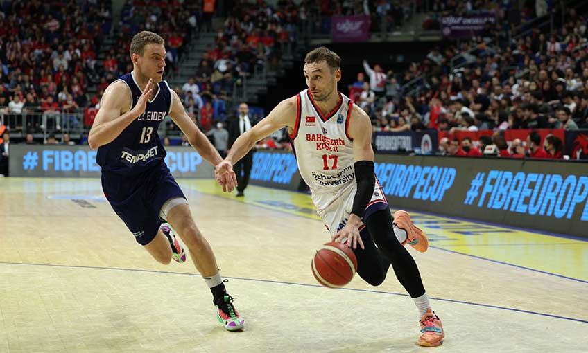 Kırmızı ejderhalar finale kanatlandı