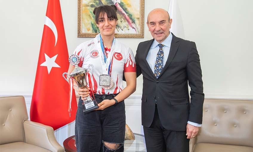 genç dövüş şampiyonu Gürel’i ağırladı