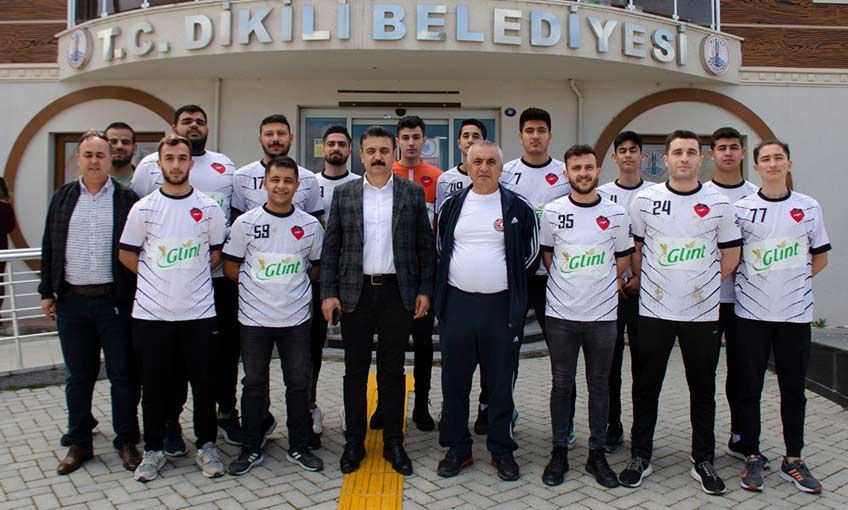 Alkışlar Hentbol takımına