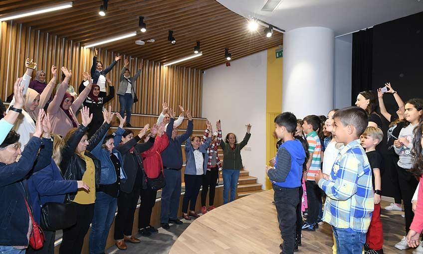 Kiraz ve Beydağlı çocuklar Nasreddin Hoca'da