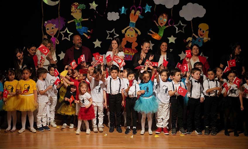 Egeli Miniklerden eğlence dolu 23 Nisan kutlaması