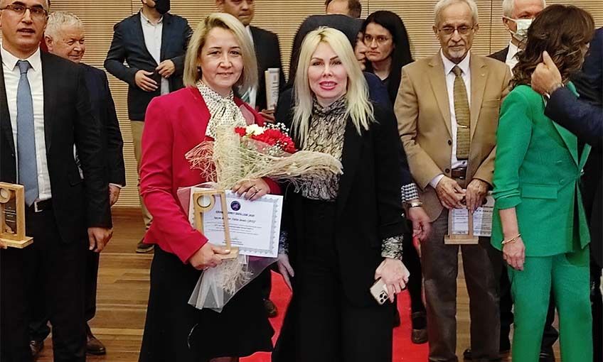 Egeli bilim insanına “Bilim Hizmet Ödülü”