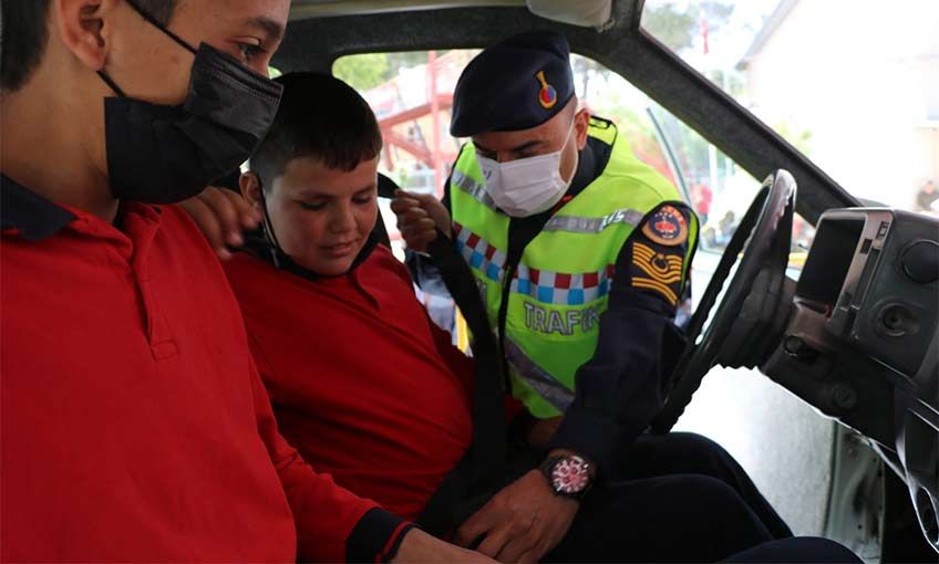 Emniyet kemeri hayat kurtarır!