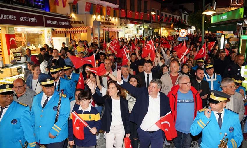 Çeşme’de 19 Mayıs coşkusu