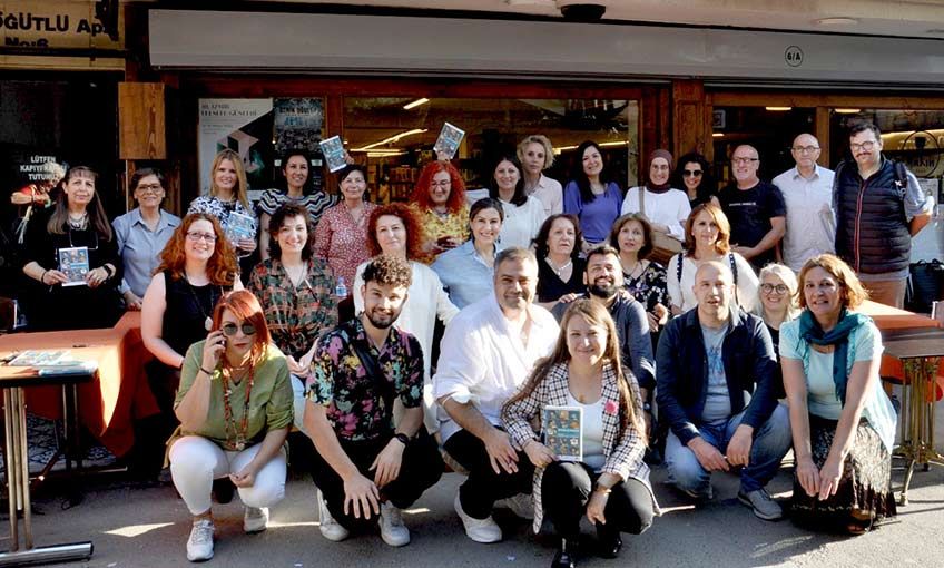 “Çevrimiçi Gülmece” okurlarıyla buluştu