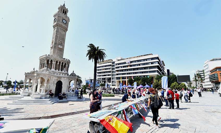 Suluboya Festivali İzmir’e renk kattı