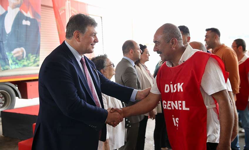 Karşıyaka’dan çifte bayram kutlaması