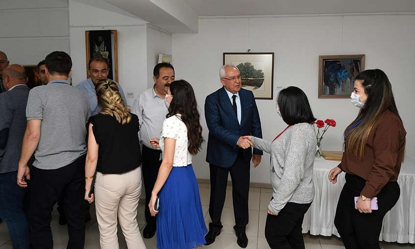 Karabağlar Belediyesi'nde bayramlaşma sevinci