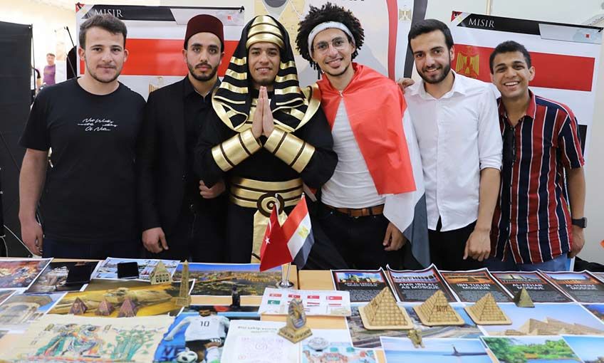 Dünyanın Kültürü İKÇÜ’de