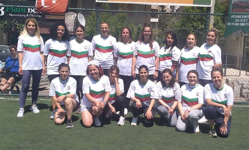 Anneler futbol oynadı…