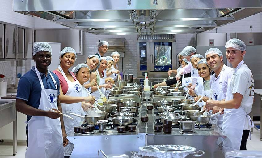 Amerikalı öğrenciler yaz okulu için İzmir’e geldi