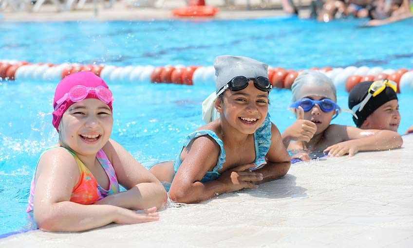 Haydi çocuklar, havuza…