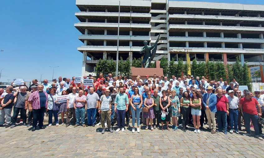 Gazeteciler “Sansür Yasası”nı protesto etti