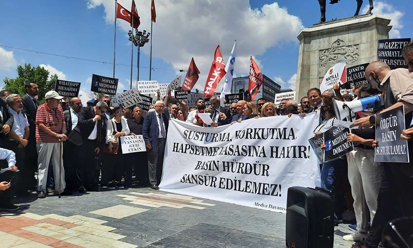 Gazeteciler, ‘Sansür Yasası’na ‘Hayır’ dedi
