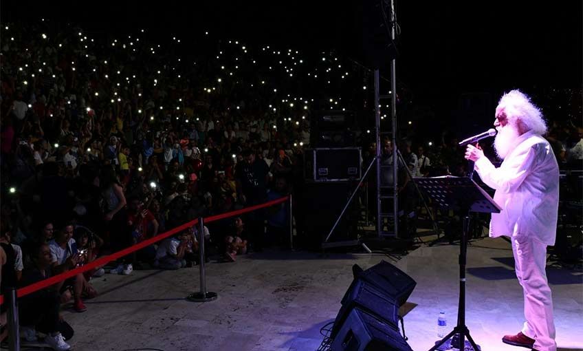 30. Yıl Coşkusuna Suavi şarkıları