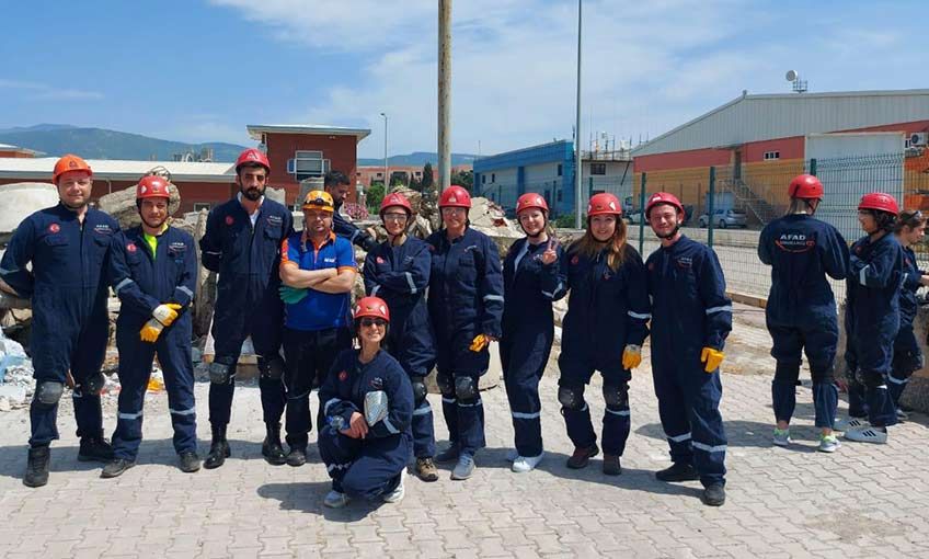 Narlıdere çalışanları AFAD gönüllüsü oldu