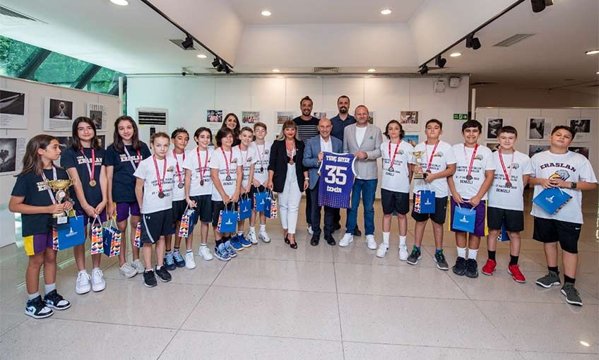 Başkan Soyer, şampiyonları ağırladı