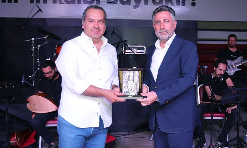 Bayraklı’da ‘Hilmi Yarayıcı’ coşkusu