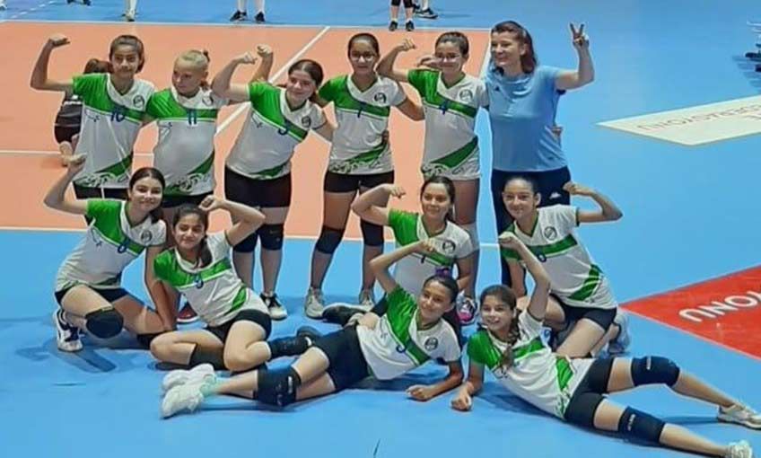 Narlıdere’nin Kızları İzmir’i dize getirdi