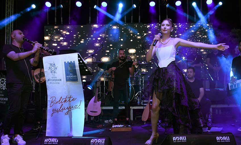 Kuşadası sanatla güzelleşiyor