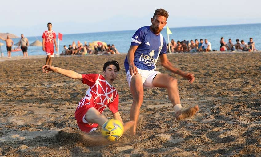 Menderes’te Plaj Futbol Turnuvası