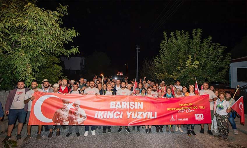 Başkan Soyer 400 kilometrelik tarihi yürüyüşü başlattı