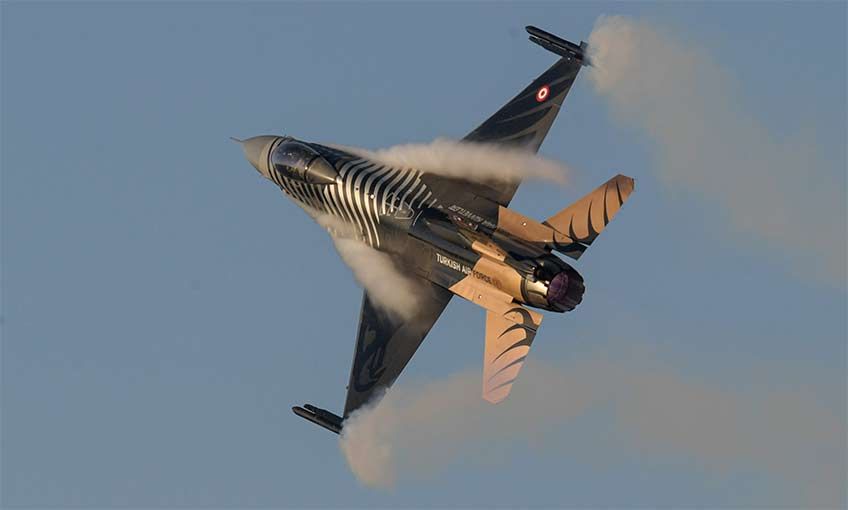 Kurtuluşun 100. yılında hava gösterileri nefes kesti