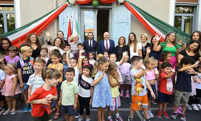 Birleşmiş Milletler'i andıran okulda eğitim başladı