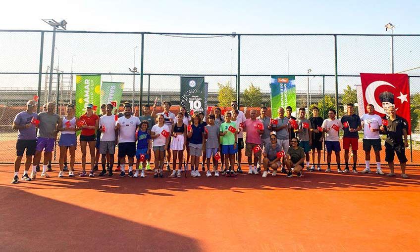 Çeşme’de Tenis Turnuvası Heyecanı