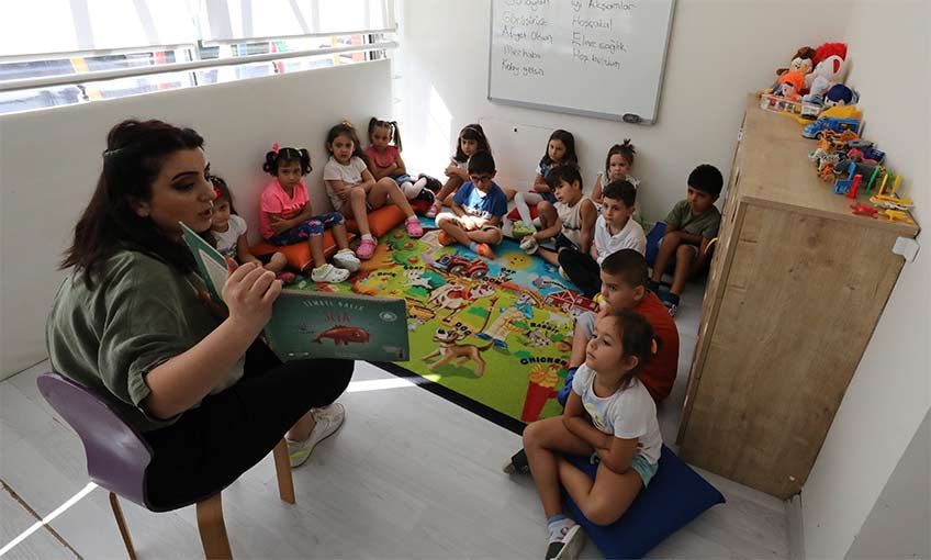 Nar Çiçekleri okula döndü