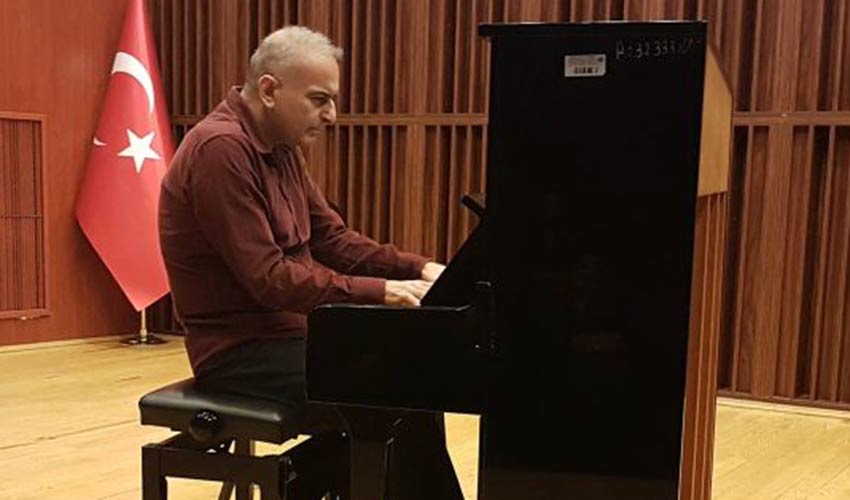 Kamil Sökmen kulakların pasını sildi