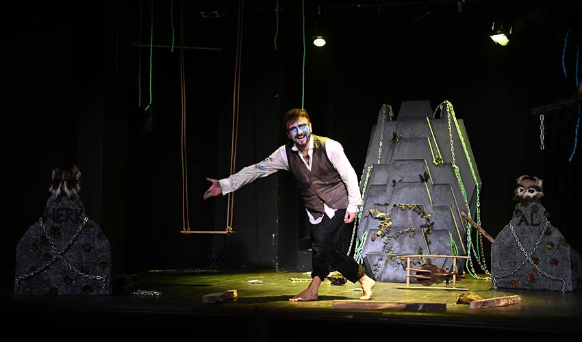 Dıonysos’dan tek perdelik muhteşem yapım ''Mezarcı''