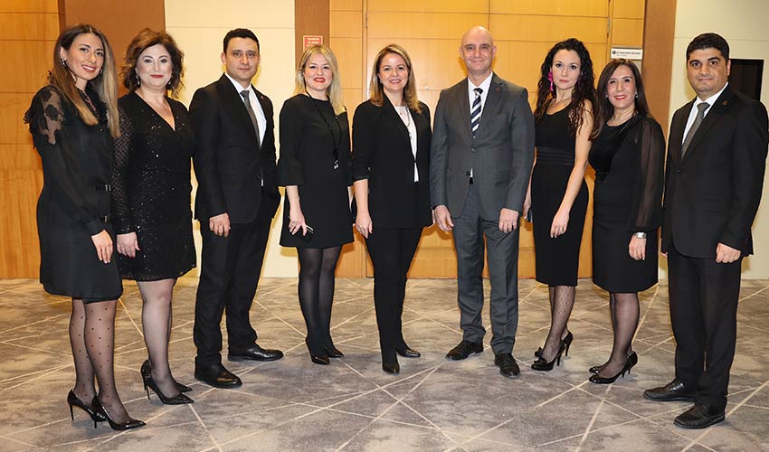 Wyndham Grand İzmir Özdilek ailesi 2023’ü birlikte karşıladı