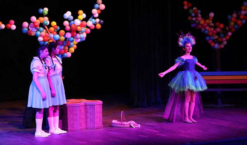 Kalbimin Sevgili Gözü ile sahne aldılar