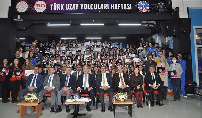 Türk Uzay Yolcuları Programı’nda mezuniyet sevinci