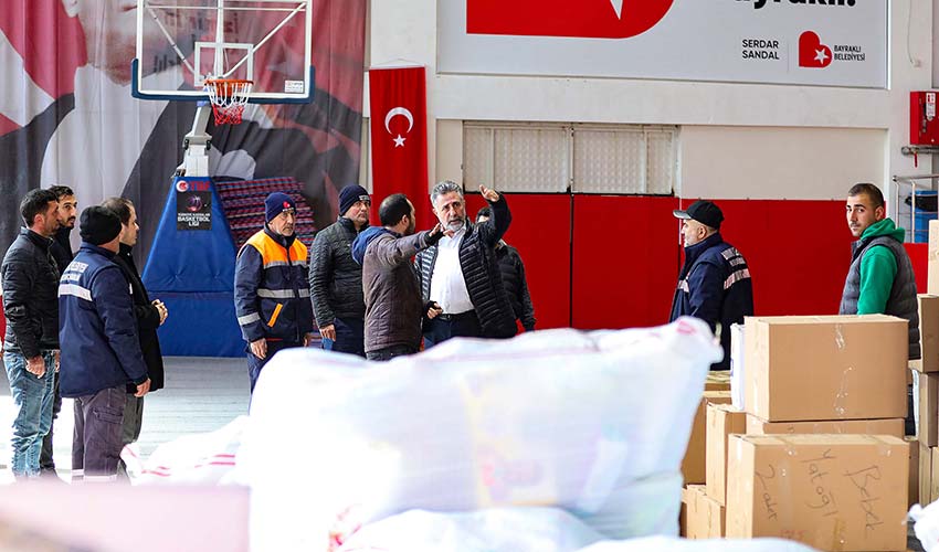 Bayraklı depremzedeler için tek yürek oldu