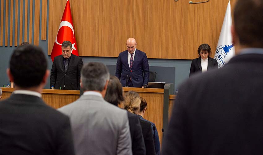 CHP ve İYİ Partili meclis üyeleri huzur haklarını depremzedeler için bağışladı