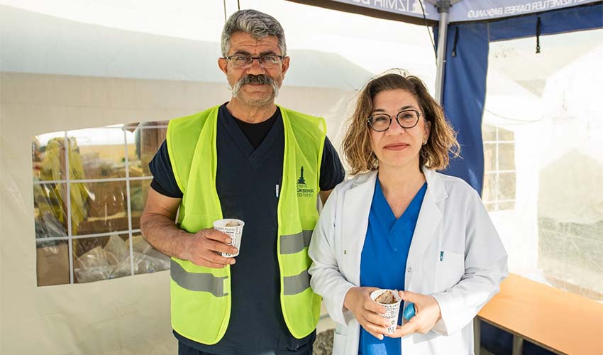 Gönüllü hekimlere fırsat veren Başkan Soyer’e teşekkür ediyorum