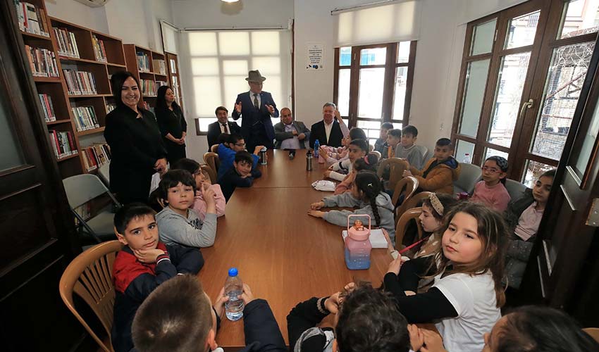 Kütüphane Haftası’nda Konaklı çocuklardan örnek davranış